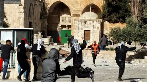 Bentrokan Berlanjut Di Kompleks Masjid Al Aqsa Liga Arab Desak Ibadah