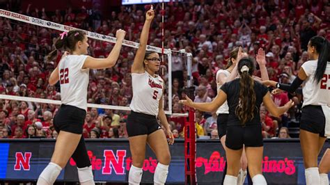 No. 5 Nebraska Volleyball Earns Dominant Sweep Over No. 2 Stanford