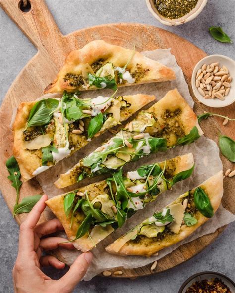 Pinsa Romana Con Pesto Vegano Zucchine E Rucola