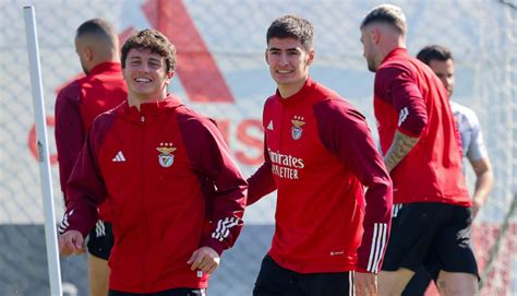 Benfica Apenas Uma Aus Ncia No Ltimo Treino Antes Do Jogo Frente