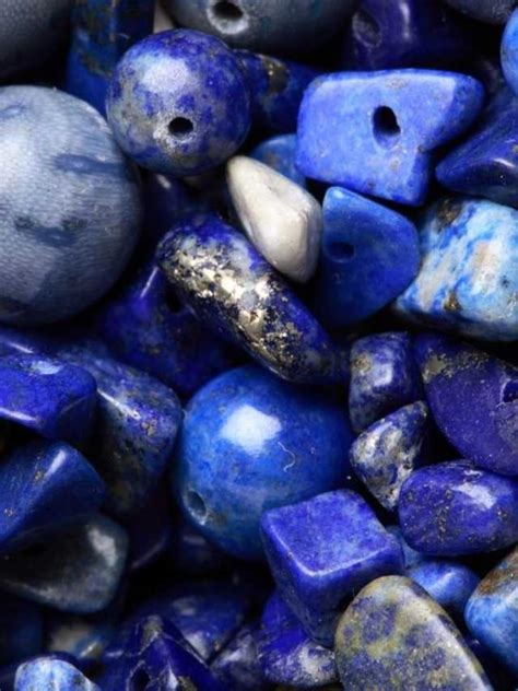 Lapis Lazuli Chakra Placement and Crystal Healing Properties | Sarah Scoop