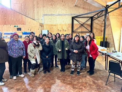 Oficina de la Mujer de Puyehue capacita a 30 personas en fabricación de