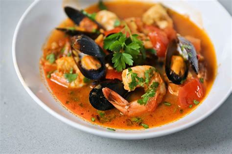 Cook, Create and unComplicate: Seafood Cioppino (Soup)