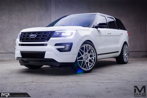 Custom Ford Explorer Sport