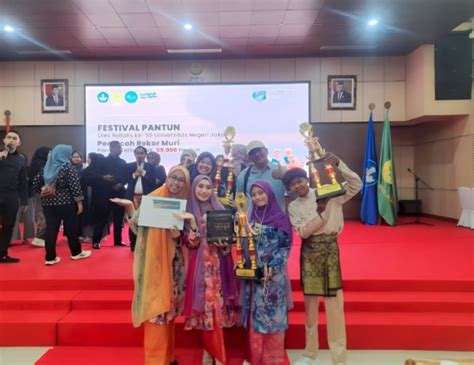 Umrah Raih Juara Umum Festival Pantun Nasional Di Unj