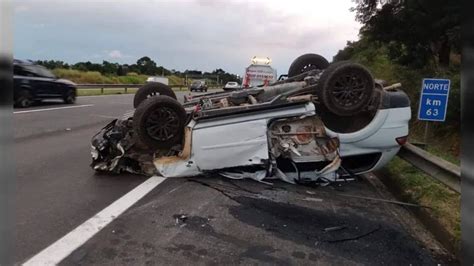 Batida Entre Carro E Caminhão Em Rodovia De Jundiaí Deixa Uma Pessoa