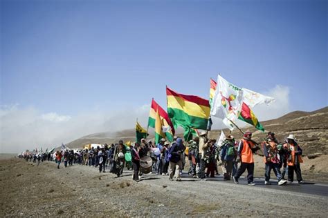 La Marcha De Los Ind Genas De La Amazon A A Los Andes En Defensa De Su