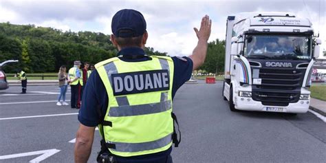 Douane Angers Grosse Saisie De 2 5 Tonnes De Cigarettes De