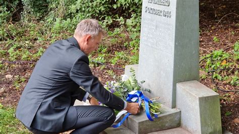 Herdenkingsplechtigheid Oorlogsslachtoffers Bij Monument Engelse Werk