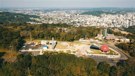 Parque Astronômico Albert Einstein E mc² em Criciúma