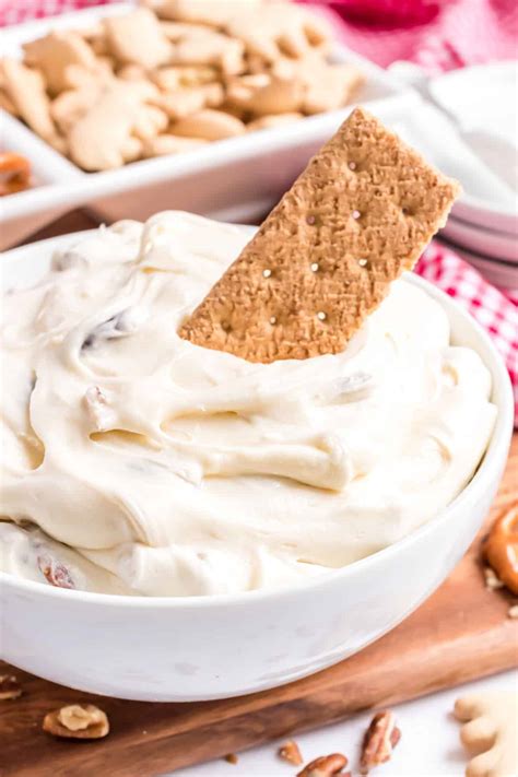 Cream Cheese And Graham Crackers