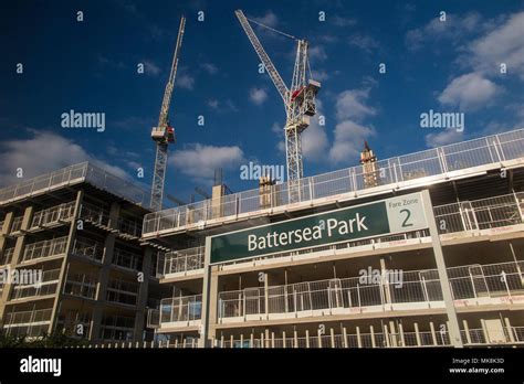 Battersea park station hi-res stock photography and images - Alamy