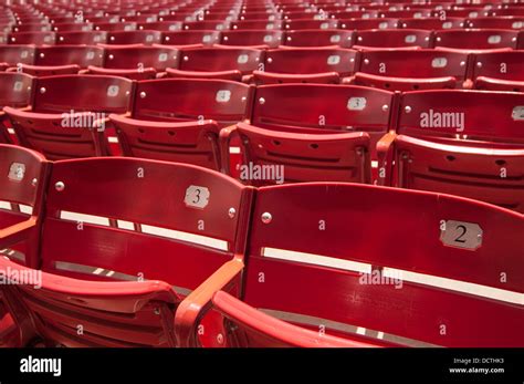 Jay pritzker pavilion seating hi-res stock photography and images - Alamy