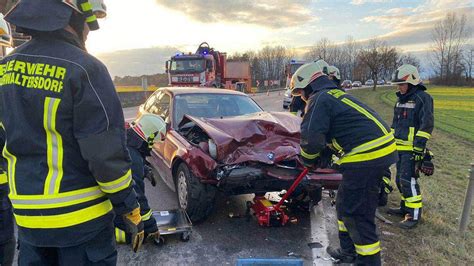 Vier Verletzte 18 jährige Lenkerin übersah Pkw an Kreuzung