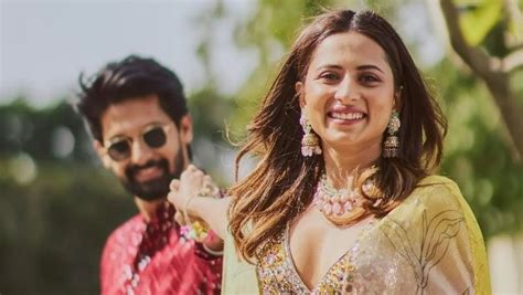 Sargun Mehta Reacts To Pregnancy Rumours Actress Talk About Tv And Says There S Nothing Bigger