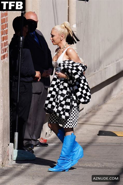 Gwen Stefani Sexy Seen Flaunting Her Hot Boobs Outside The Jimmy Kimmel Live Show AZNude