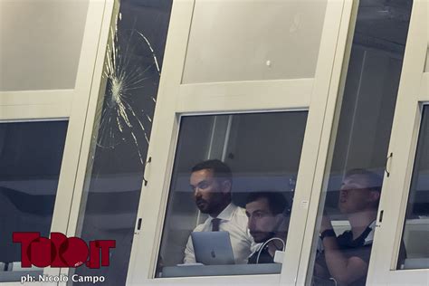 Torino Monza Palladino Spacca Il Vetro Del Box In Tribuna Toro It