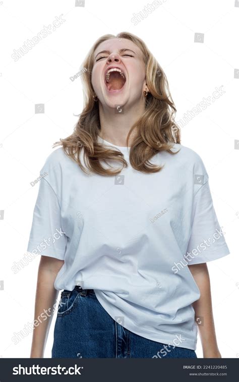 Jeune fille blonde résultats millions dimages libres de droits de photos de stock et d