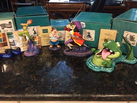 WDCC 6 Pieces From The Disney PETER PAN Collection Peter Pan Hook