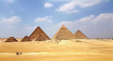 Which African country is famous for its Pyramids?