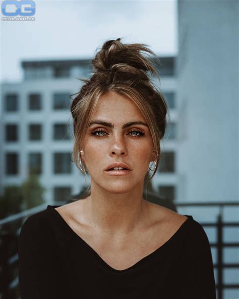 Sarah Mangione Nude Pictures Onlyfans Leaks Playboy Photos Sex Scene