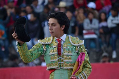 Per Toros Juan Carlos Cubas Triunfa En La Primera Corrida De La Feria