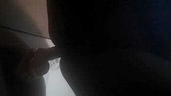 Mientras Su Marido Descansa Ella Juega Despacio Con Su Culo XVIDEOS