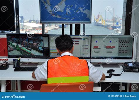 Port Officer Activities in the Port of Tanjung Priok Port Jakarta Editorial Stock Image - Image ...