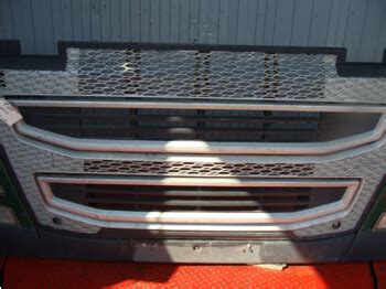 Radiator grille step Volvo FH с 2013 spare parts for sale at Truck1 ID