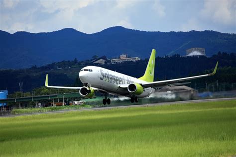 飛行機離陸シリーズです。 写真箱。