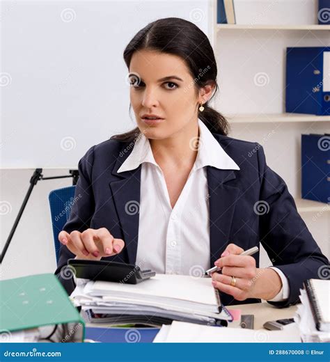 Unions argue how much do post office workers make is too low 24