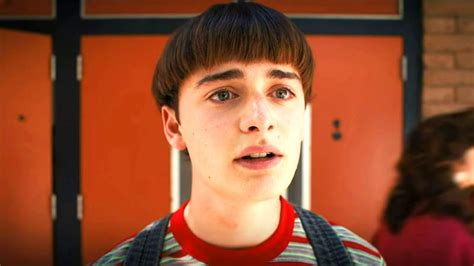 Stranger Things Season Noah Schnapp Addresses Will S Crush On Mike