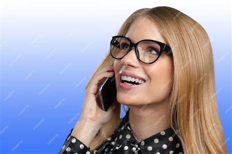 Premium Photo Portrait Of Smiling Business Woman Talking The Phone