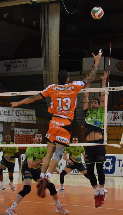 Fotos del partido Pamesa Teruel Voleibol Textil Santanderina Imágenes