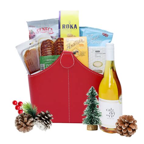 Classic Christmas Hamper Lyreco Delivers Wellness