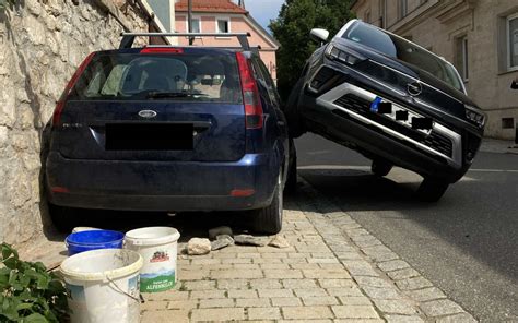 Weg freigerammt und Auto überrollt im Landkreis Bayreuth Bayreuther