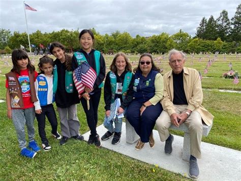 Girl Scouts Honor Fallen Veterans On Memorial Day Weekend