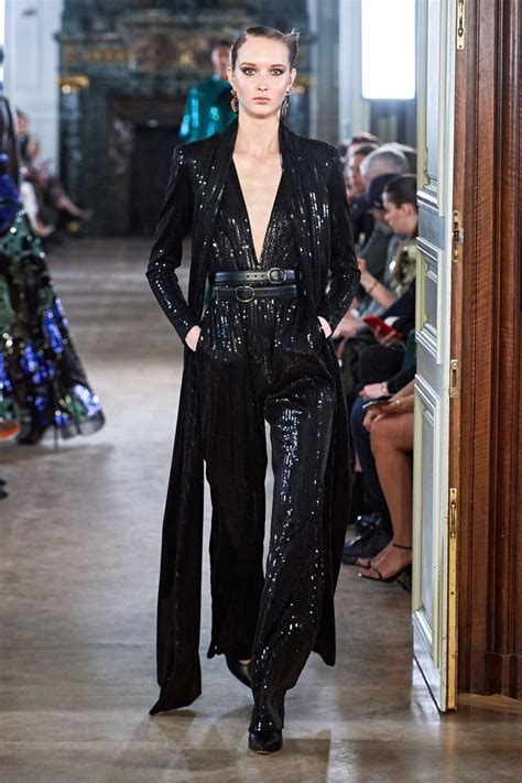 Elie Saab Prêt À Porter Automne Hiver 2019 2020 Défilé Vogue Paris