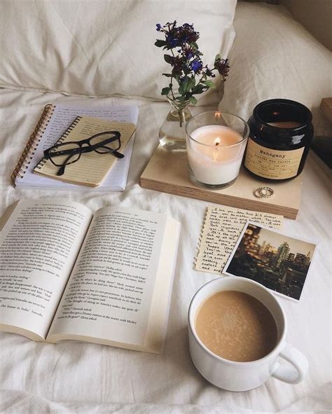 Минимализм minimalist style photo ideas | Coffee and books, Study ...