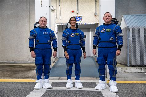 NASA astronauts debut new patch design for Boeing Starliner crew flight test | collectSPACE