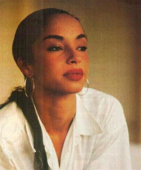 Pin By Hellen Mayor On Sade Sade Sade Adu Beautiful Women