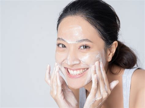 Bikin Skincare Minimalis Jadi Maksimal untuk Dapatkan Glass Skin ala ...
