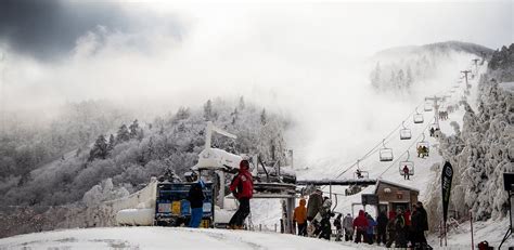 The Top 5 Ski Resorts in Vermont: - SnowBrains