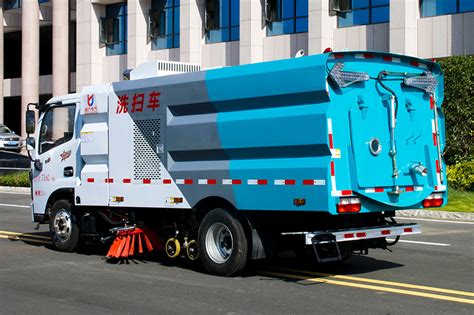 Dongfeng 4X2 LHD 8 Ton Road Sweeper Truck With High Pressure Water