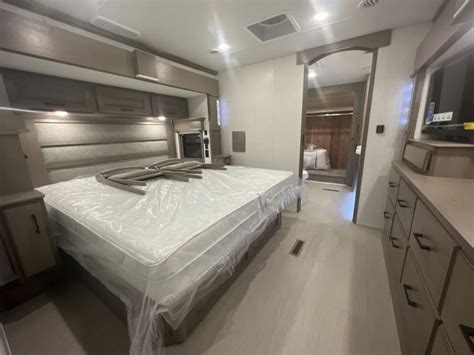 Drv Luxury Suites Mobile Suites Fifth Wheel