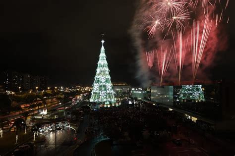 Barrashopping Inaugura Rvore De Natal Espet Culo E Queima De Fogos