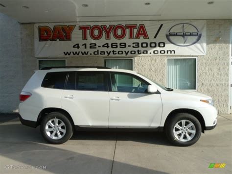 Blizzard White Pearl Toyota Highlander V Wd Photo