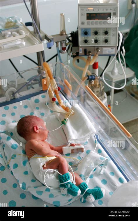 Premature Baby Incubator Hi Res Stock Photography And Images Alamy