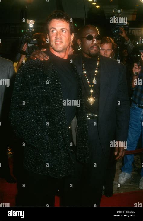 Demolition Man 1993 Sylvester Stallone Fotos Und Bildmaterial In