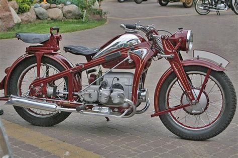 A Journey with a Zundapp KS601: Early Zundapp motorcycles